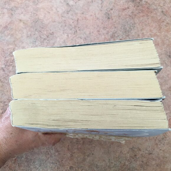 Nora Roberts The Guardians Trilogy - Picture 7 of 8